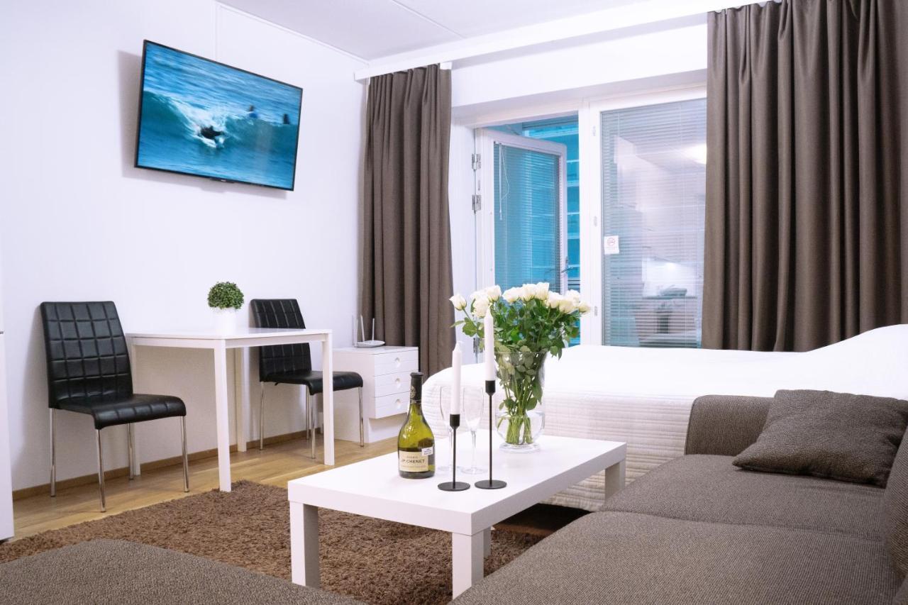 City Center 1R Studio With Perfect View, Parking Oulu Esterno foto